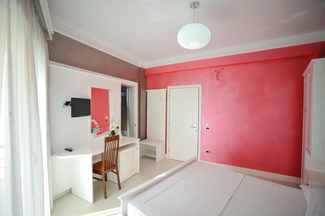 Iliria Internacional Hotel Durres Bagian luar foto
